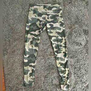 Cotton On Green Camo Print Mid Rise Leggings Size Medium